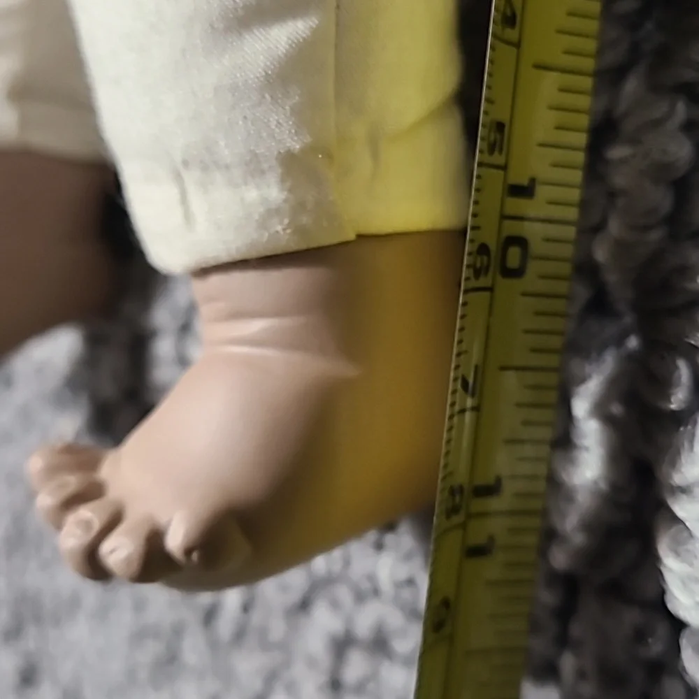 1993 YOLANDA bello‎ Porcelain Baby Doll Vintage Dress